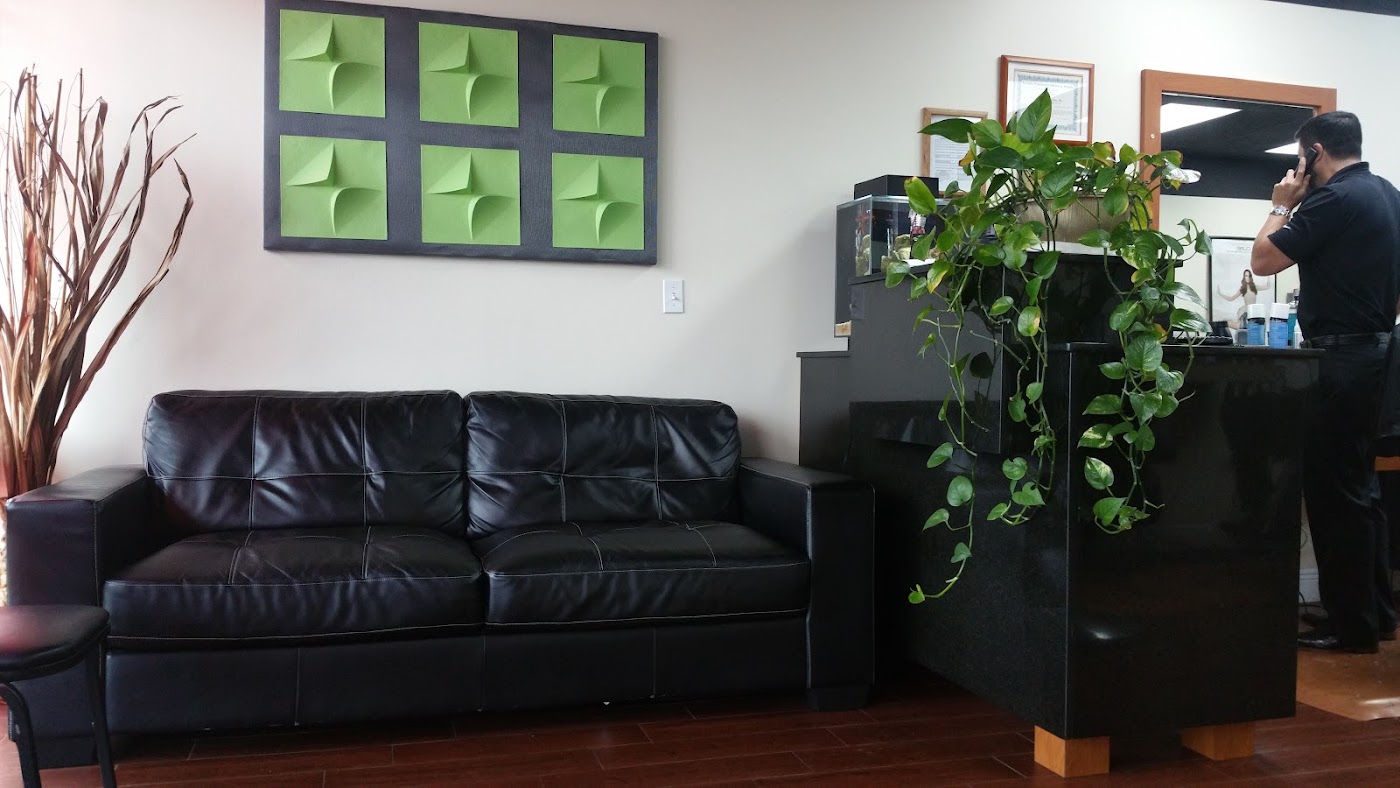IzzyIzCuts waiting area from the Google listing